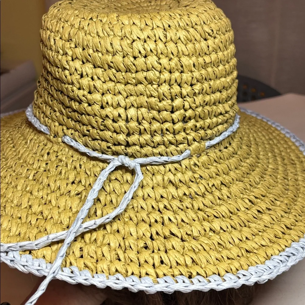 Mountain Hardwear Tan and Blue Paper Floppy Brimmed Sun Hat Size Regular